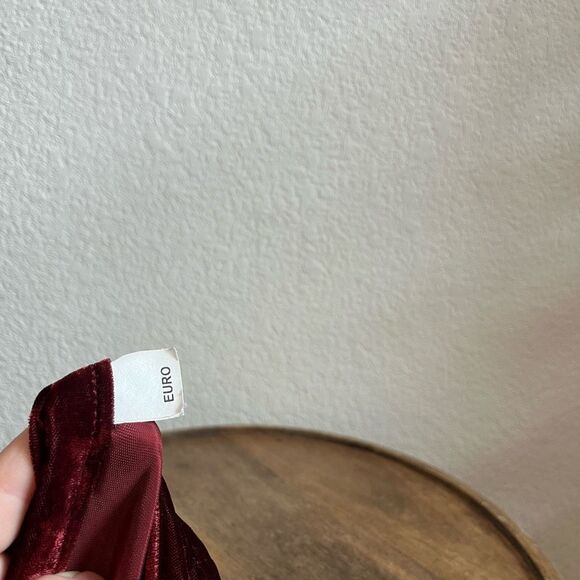 Double D Ranch Velvet Studded Red Pillow Cases Euro Size - Picture 5 of 5